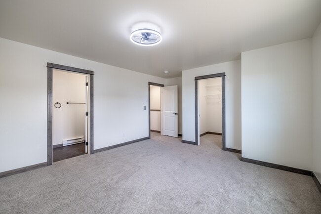 Building Photo - 3375 Crosswind Ct