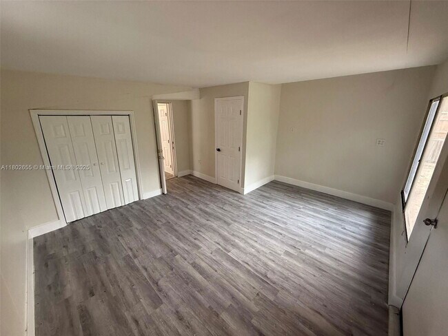Building Photo - 7410 Granada Blvd