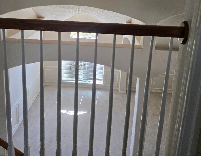 Building Photo - 5719 Candlecreek Dr