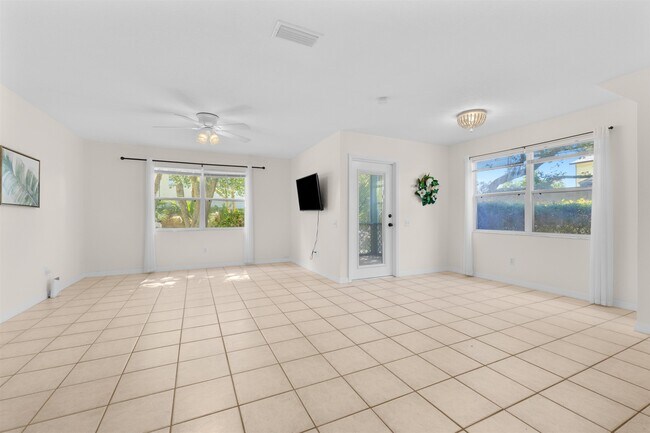 Building Photo - 109 B St