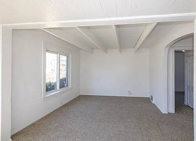 Building Photo - Newly Renovated 4BR/1BA Single-Family Home with Garage – Cleveland