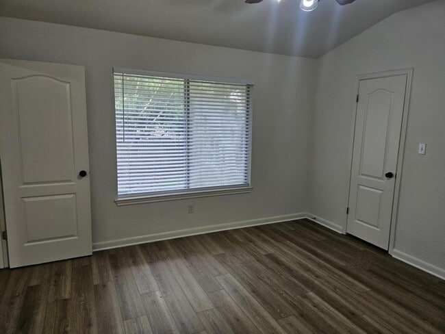 Building Photo - 2002 Caspian Cove