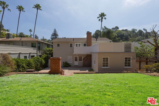 Building Photo - 2547 Canyon Dr