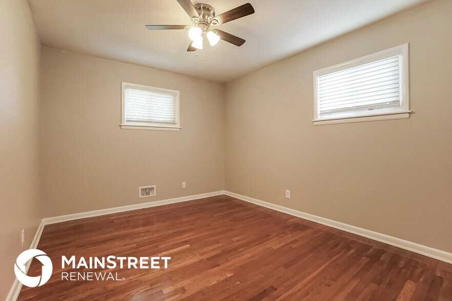 Building Photo - 298 Pineview Dr