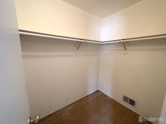 Building Photo - 17 Canterbury Cir