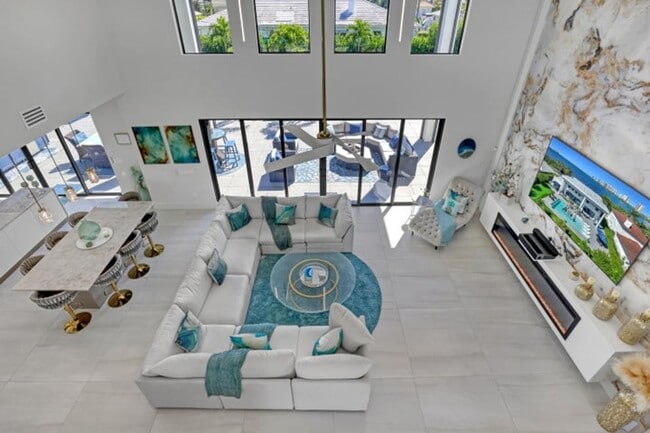 Building Photo - 1161 Pine Point Rd