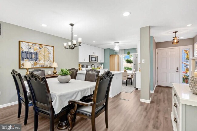 Building Photo - 5617 Gosling Dr