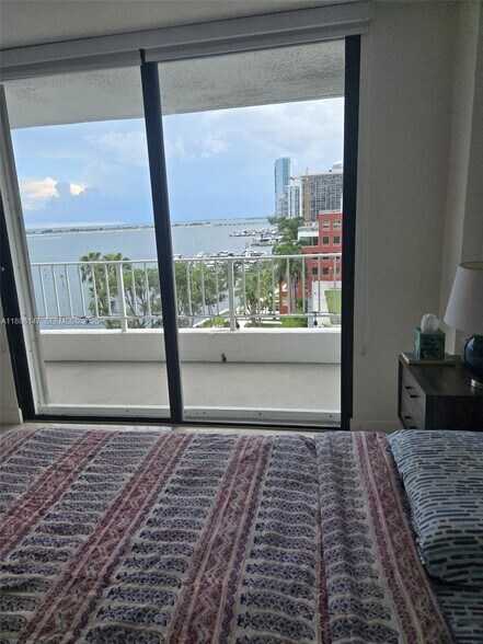 Building Photo - 200 SE 15th Rd