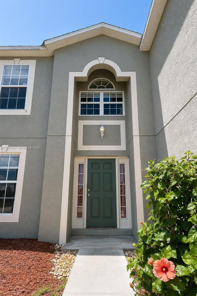 Building Photo - 6136 NW Gaylord Terrace