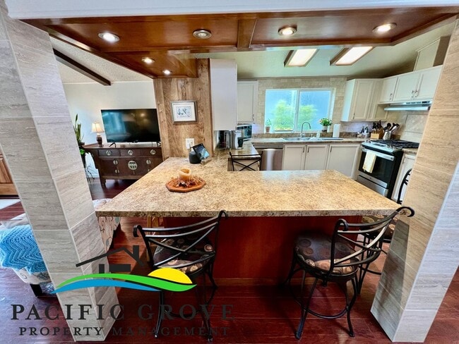 Building Photo - Lovely 2 bed 2 bath for Pro Am Available February 01, 2026!!