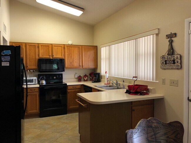 Building Photo - Lovely Home in 45+ Active Adult Community of Leisure World.  Available April through October 2026!