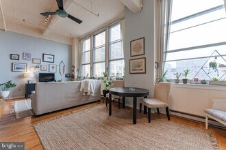 Building Photo - 1238 Callowhill St