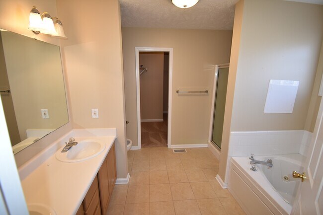 Building Photo - 5607 Walking Trail Way