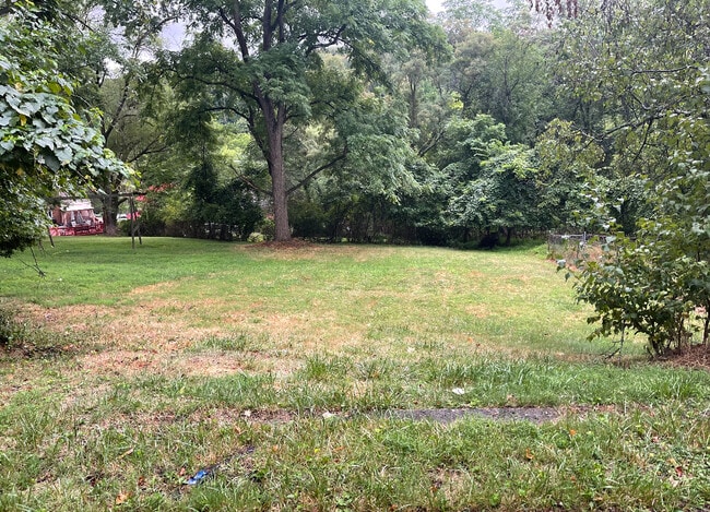 Building Photo - 10318 Lindberg Ave