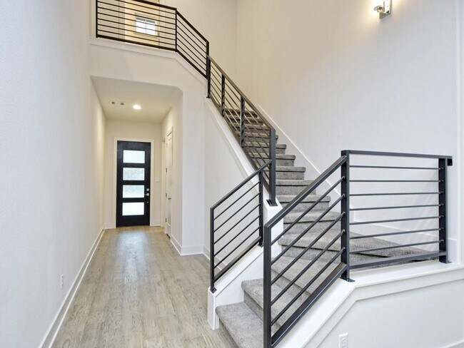Building Photo - 1249 Summerbrooke Cir