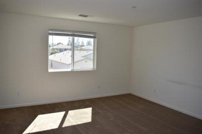 Building Photo - 4230 Freemark Ave