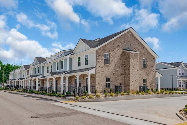 Building Photo - 207 S High St