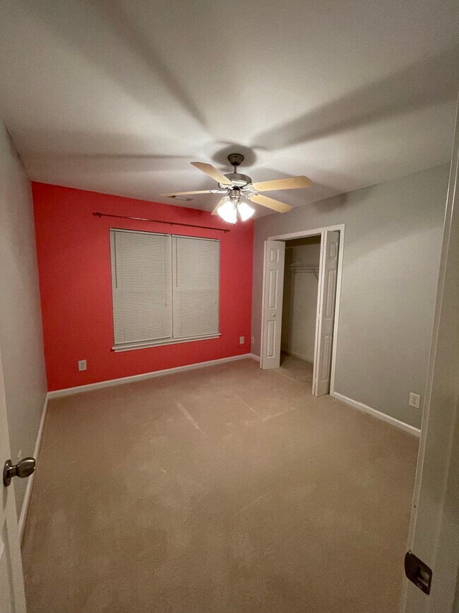 Building Photo - 144 Grand Oak Cir