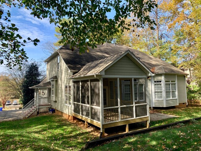 Building Photo - AMAZING Luxurious Residence, Near Educatio...