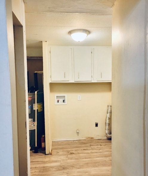 Building Photo - 491 E Sherwood Dr