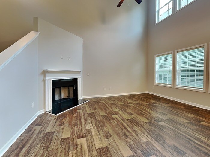 Building Photo - 2551 Freemont St
