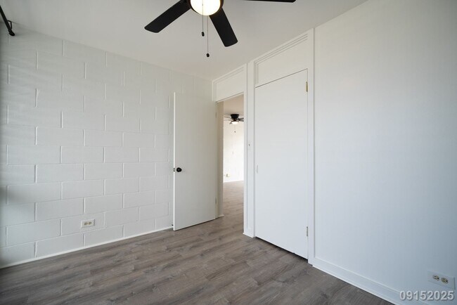 Building Photo - $2,900/mo | 2BR | 1BA | 620 sq. ft. | Move...