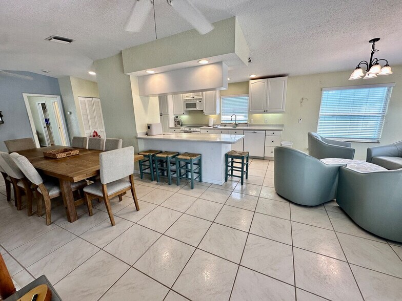 Building Photo - 1292 Nettles Blvd