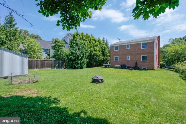 Building Photo - 706 N Cleveland St