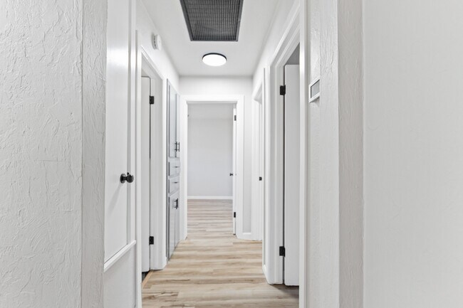 Building Photo - 2609 N Key Blvd