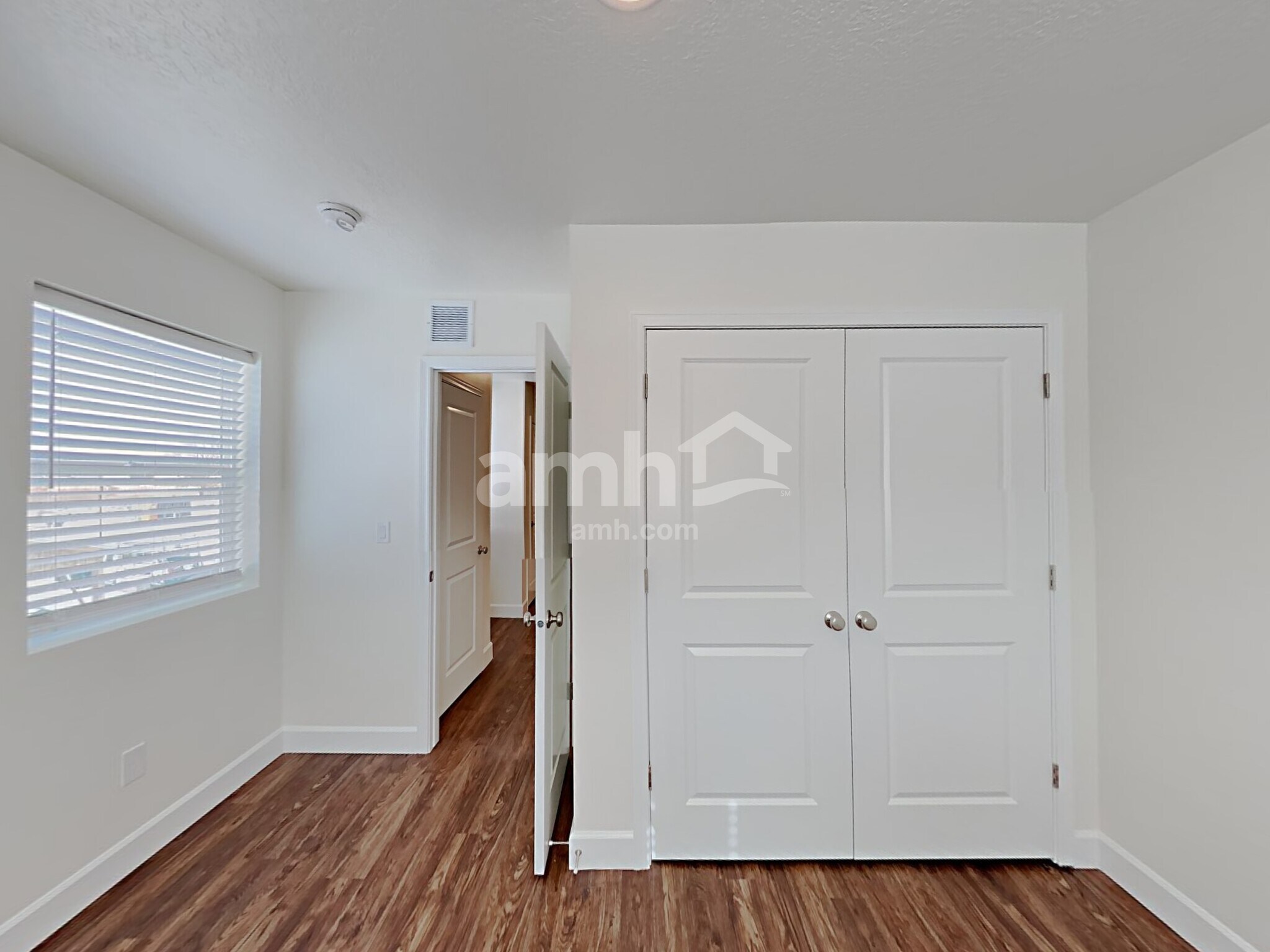 Building Photo - 1399 E Perelle Ln