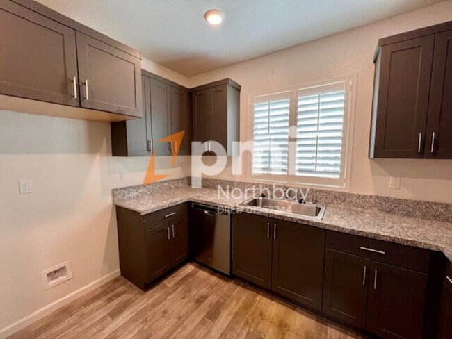 Building Photo - 1476 Descanso Ln