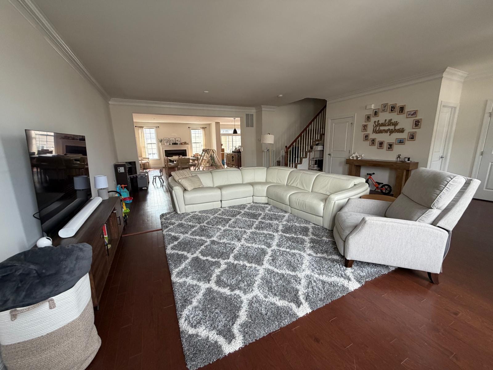 Building Photo - 18 Peacock Way