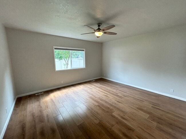 Building Photo - Spacious Saddlebrook Home with Bonus Room, Office & No Rear Neighbors