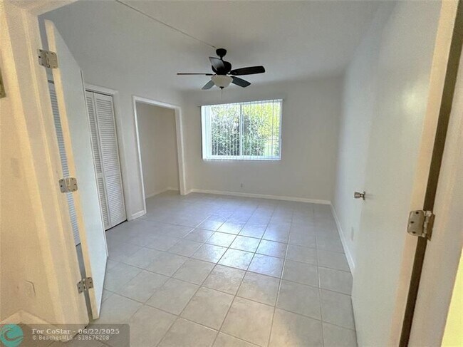 Building Photo - 2175 NE 56th St