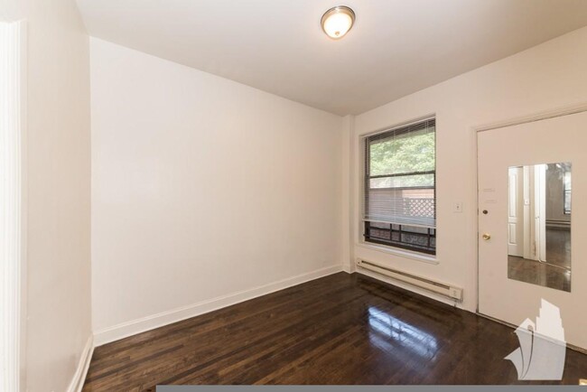 Building Photo - 2 bedroom in Chicago IL 60613