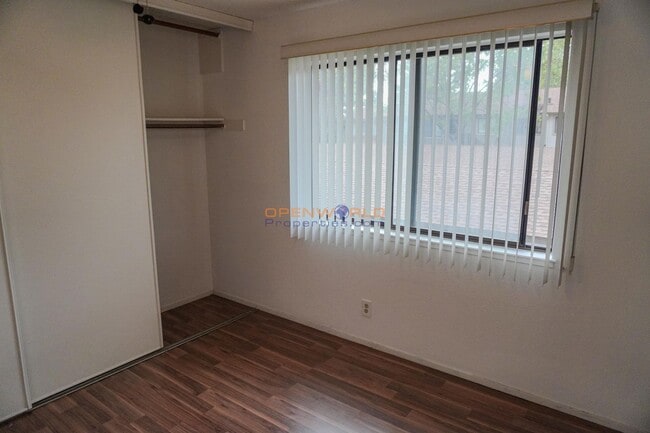 Building Photo - 2 Bed | 2 Bath | Light, Bright & Airy Cond...