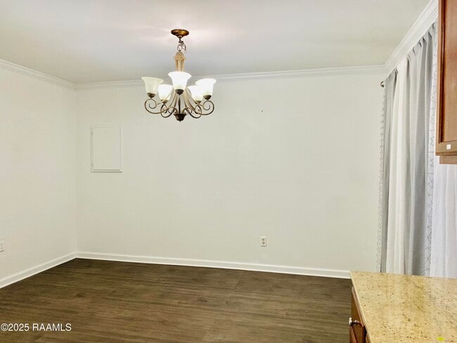 Building Photo - 107 St Nicholas Dr
