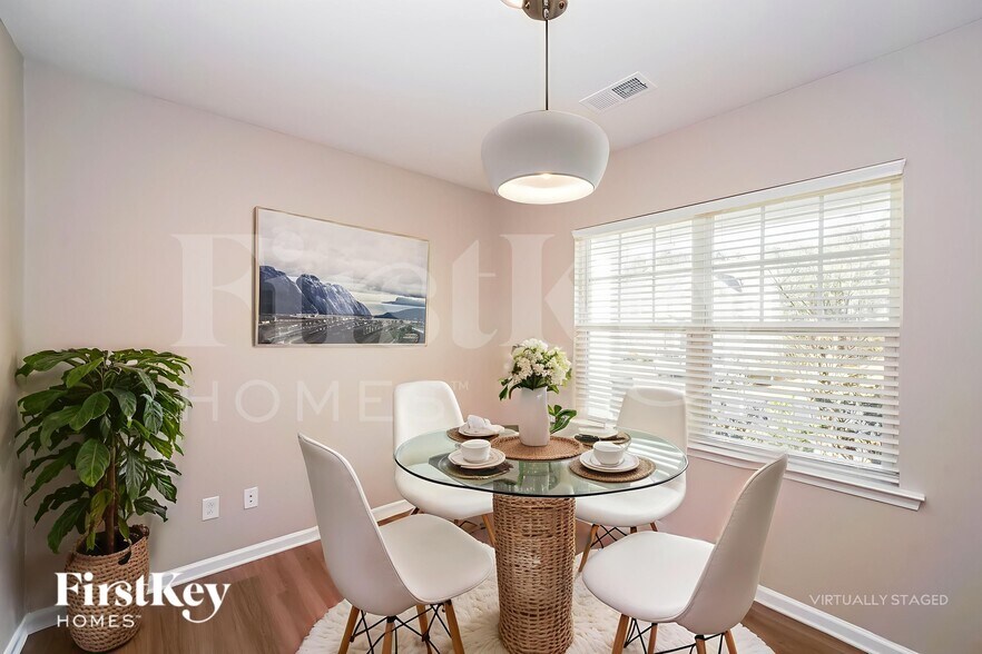 Building Photo - 205 Falls Cove Dr