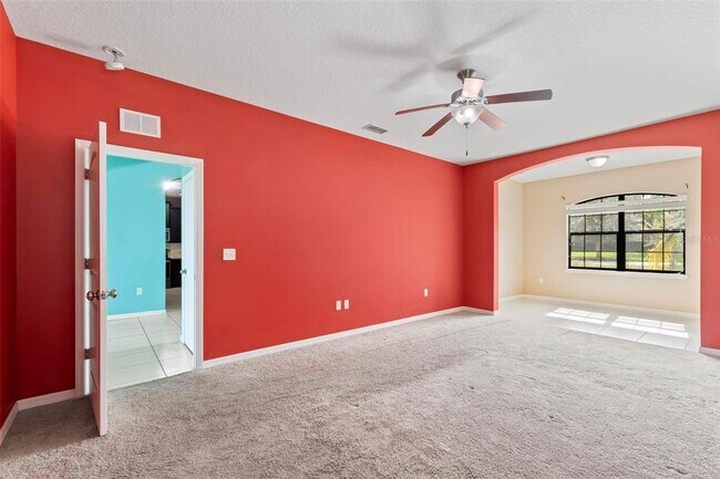 Building Photo - 625 Silverthorn Pl