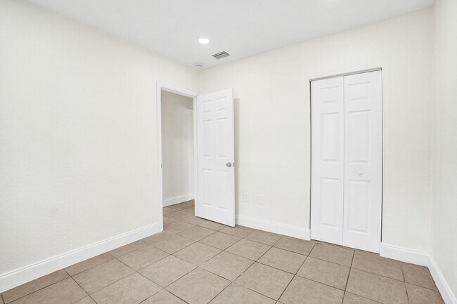 Building Photo - 4BR Corner Home (4th from FL Room) | No HOA | Large Fenced Yard | Move-In Ready