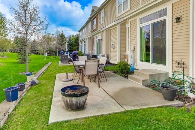 Building Photo - 2366 N Moseley Ct