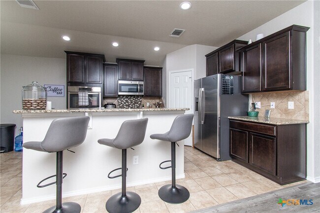 Building Photo - 705 Rowdy Dr