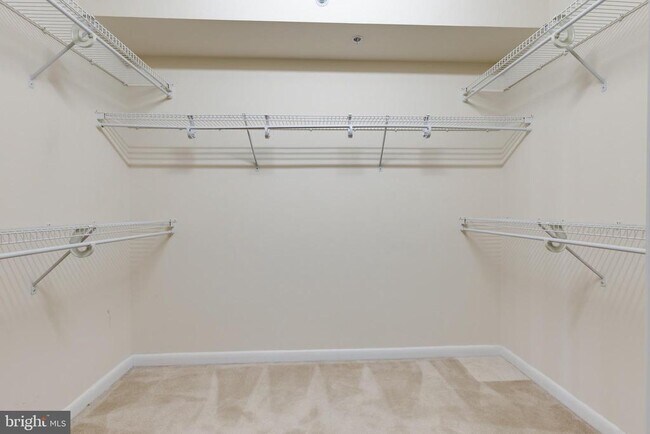 Building Photo - 851 N Glebe Rd