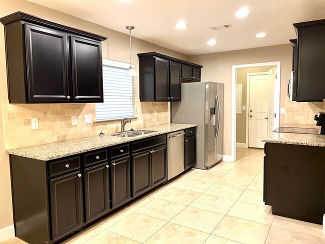 Building Photo - 415 E Field Ave