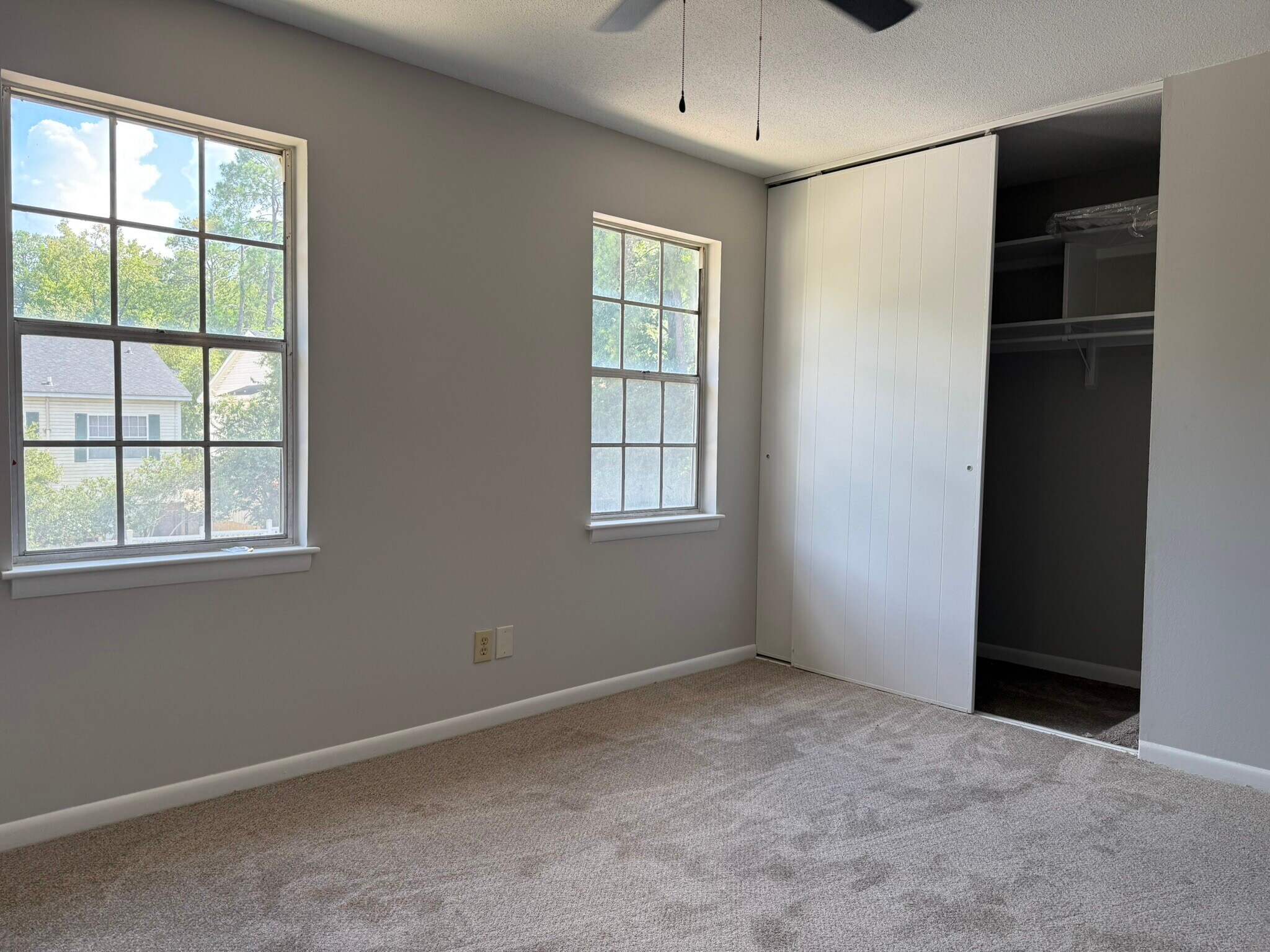 Front Bedroom - 1613 Ashford Ln