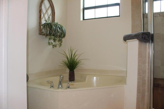 Building Photo - 149 Gramercy Square Dr