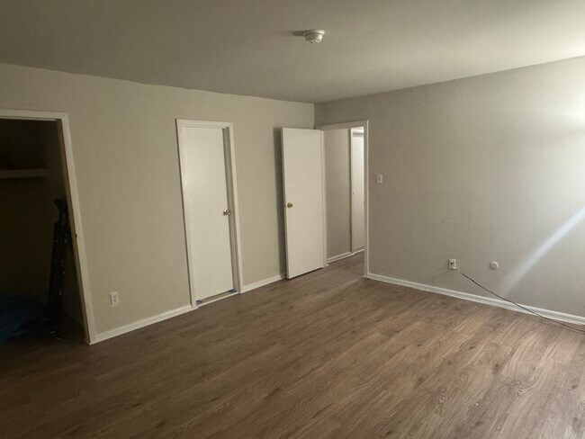 Building Photo - 4000 Gypsy Ln