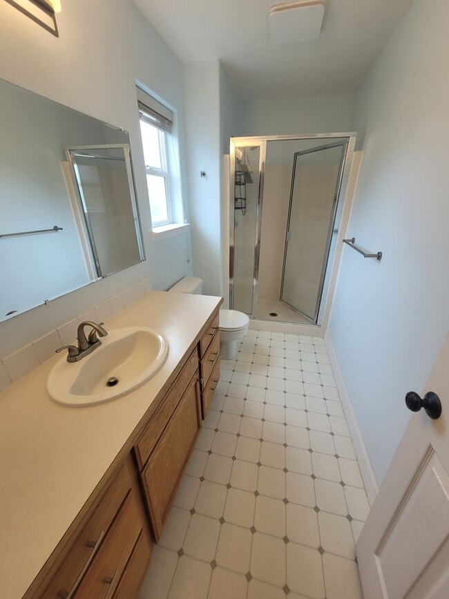 Building Photo - Charming and Spacious 3BB/2.5BA home for rent!  AVAILABLE NOW