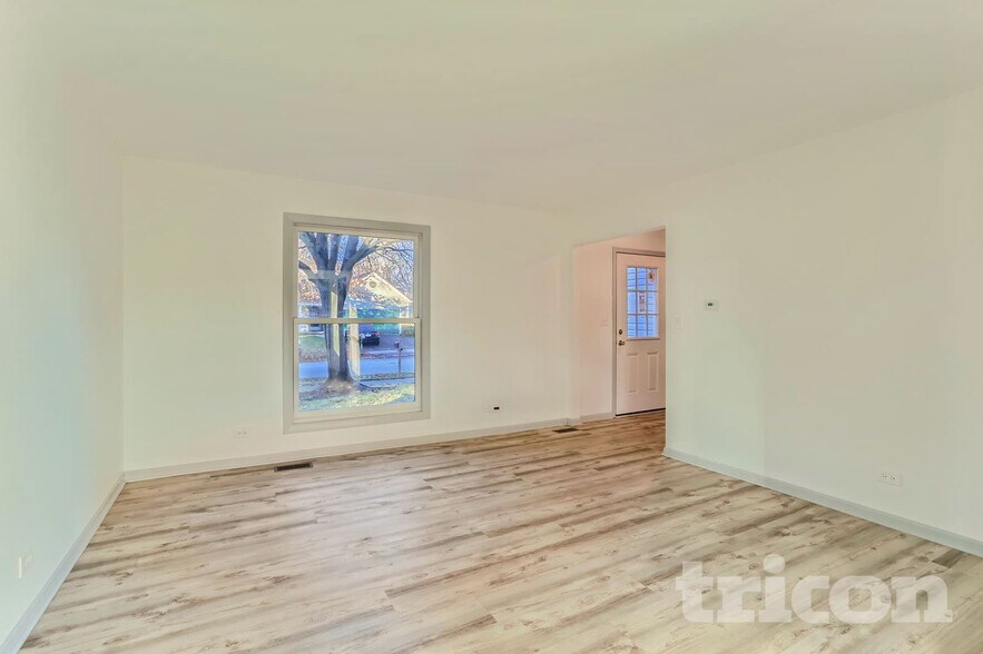 Building Photo - 1419 Farrington Ln