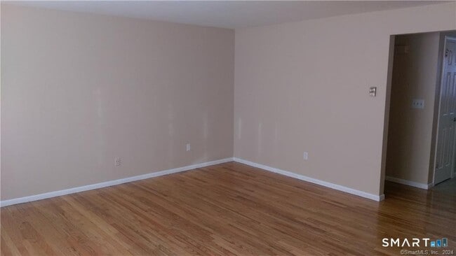 Building Photo - 262 Robin Ct